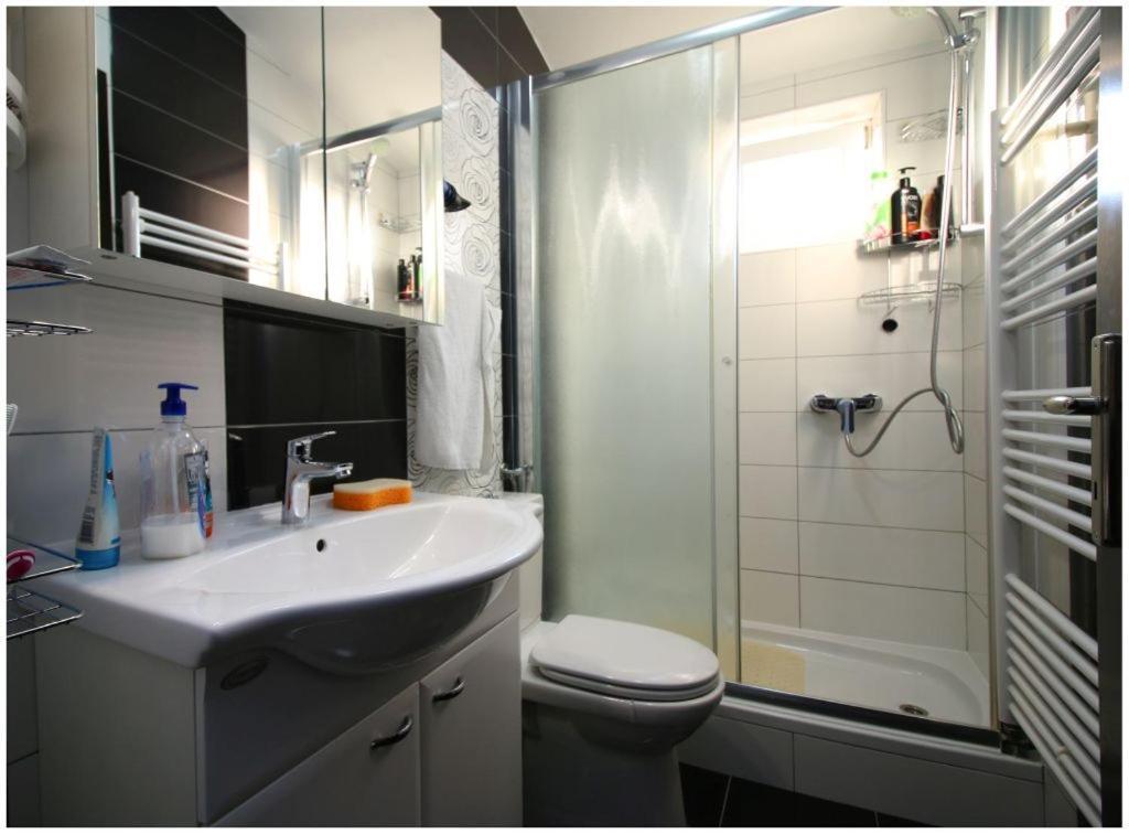 Mikelin Apartment Primosten Exterior photo