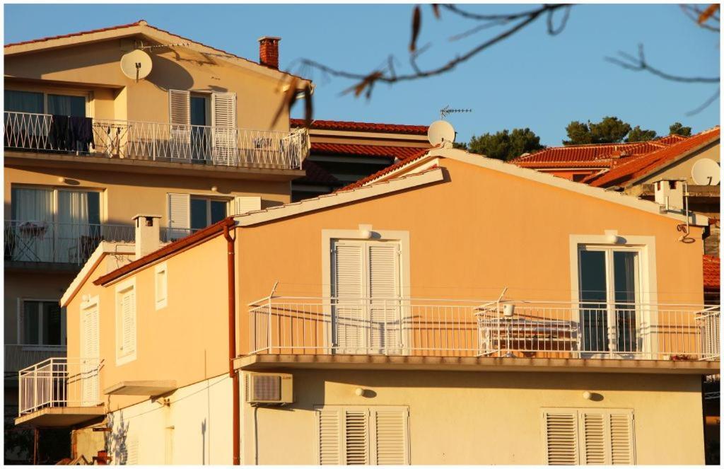 Mikelin Apartment Primosten Exterior photo